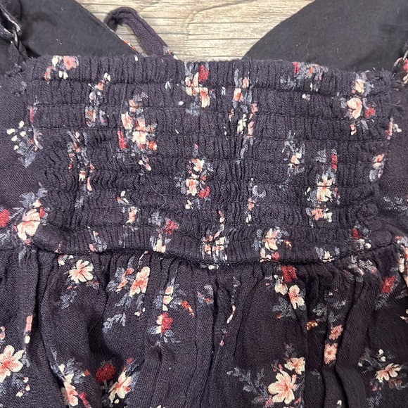 American Eagle Side Cutout Top Size Small - Picture 5 of 8